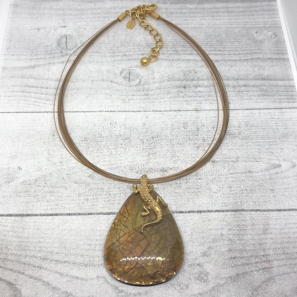 Y2k Chico's wire gecko/lizard large pendant statement necklace brassy gold tone. - Picture 1 of 4